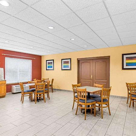 Best Western Holiday Manor Newton Exterior foto